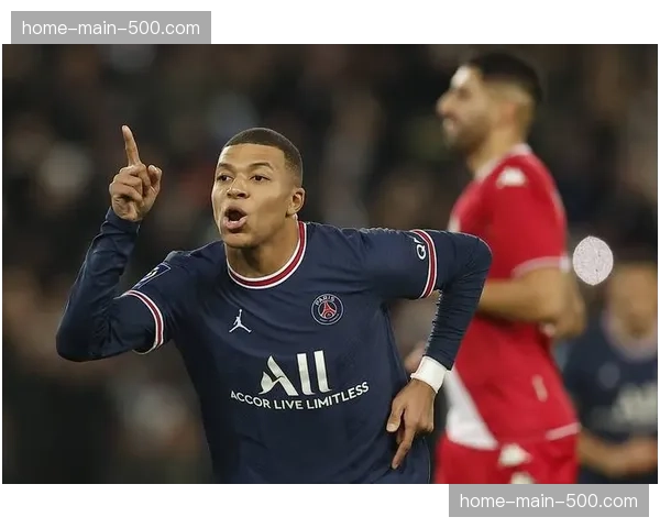 法甲战报:巴黎圣日耳曼2-0摩纳哥,姆巴佩、登贝莱各入一球。 法甲战报:巴黎圣日耳曼2-0摩纳哥,姆巴佩、登贝莱各入一球。